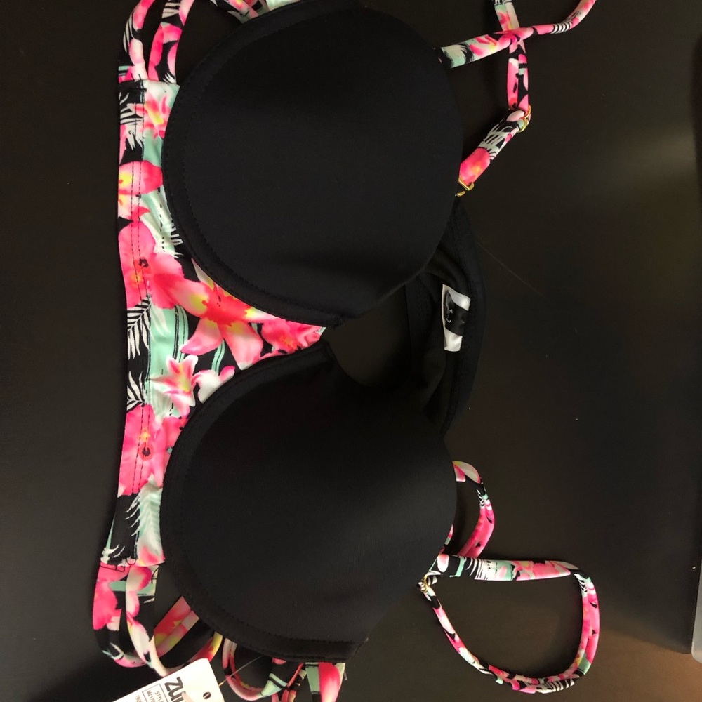 Black bikini top